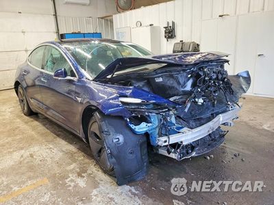 Czwarte zdjęcie samochodu z boku: 2018 TESLA MODEL 3 VIN:5YJ3E1EB2JF093623 - miniatura