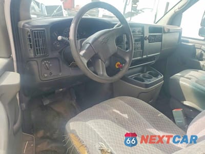 Zdjęcie 8 z 13 samochodu: 2006 CHEVROLET EXPRESS G3500 VIN:1GBJG31U861131607 - miniatura