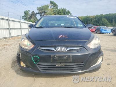 Piąte zdjęcie samochodu w środku: 2013 HYUNDAI ACCENT GLS VIN:KMHCU4AE1DU382326 - miniatura