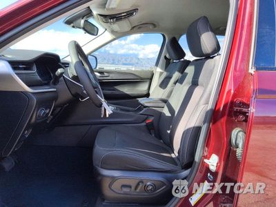 Zdjęcie 7 z 13 samochodu: 2024 JEEP GRAND CHEROKEE L LAREDO VIN:1C4RJKAG7R8921996 - miniatura