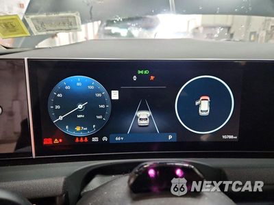 Zdjęcie 9 z 13 samochodu: 2025 HYUNDAI TUCSON LIMITED VIN:5NMJECDE1SH539484 - miniatura