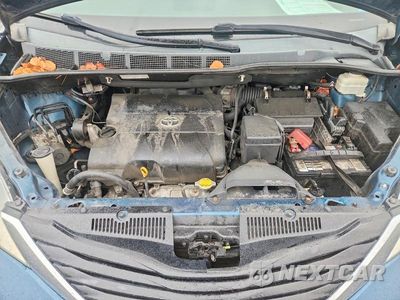 Zdjęcie 11 z 12 samochodu: 2011 TOYOTA SIENNA LE VIN:5TDKK3DC8BS011790 - miniatura
