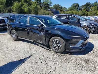 Czwarte zdjęcie samochodu z boku: 2026 HYUNDAI SONATA HYBRID BLUE VIN:KMHL24JJ7TA157900 - miniatura