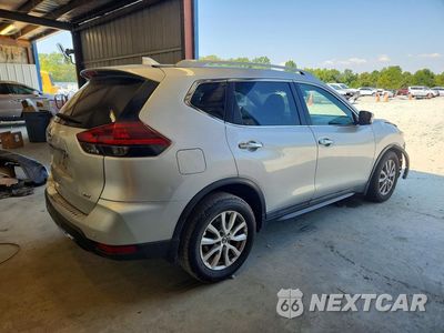 Trzecie zdjęcie samochodu z tyłu: 2019 NISSAN ROGUE SV VIN:5N1AT2MT4KC724296 - miniatura