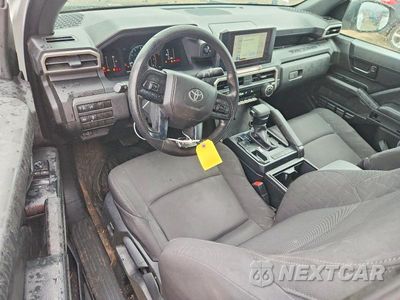 Zdjęcie 8 z 13 samochodu: 2025 TOYOTA TACOMA SR VIN:3TYJDAHN3ST022044 - miniatura