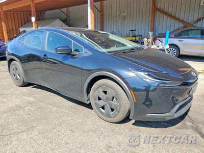 Czwarte zdjęcie samochodu z boku: 2026 TOYOTA PRIUS LE VIN:JTDACAAUXT3065136 - miniatura