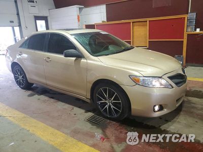 Czwarte zdjęcie samochodu z boku: 2010 TOYOTA CAMRY XLE VIN:4T4BF3EK3AR071918 - miniatura