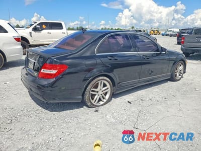 Trzecie zdjęcie samochodu z tyłu: 2014 MERCEDES-BENZ C 250 VIN:WDDGF4HB3EA945915 - miniatura