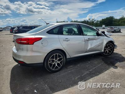 Trzecie zdjęcie samochodu z tyłu: 2017 FORD FOCUS SEL VIN:1FADP3H29HL346603 - miniatura