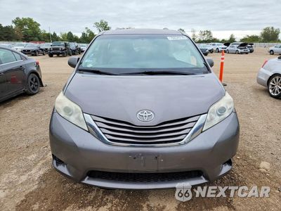 Piąte zdjęcie samochodu w środku: 2017 TOYOTA SIENNA LE VIN:5TDKZ3DCXHS851722 - miniatura