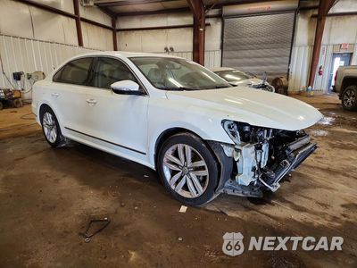 Czwarte zdjęcie samochodu z boku: 2017 VOLKSWAGEN PASSAT SEL PREMIUM VIN:1VWCT7A37HC077784 - miniatura