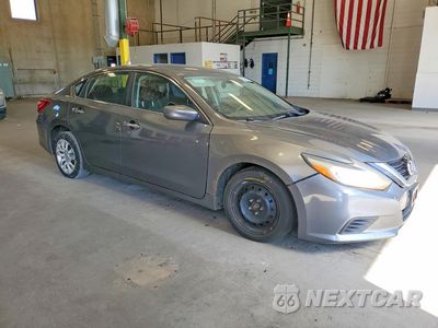 Czwarte zdjęcie samochodu z boku: 2018 NISSAN ALTIMA 2.5 S VIN:1N4AL3AP8JC215270 - miniatura