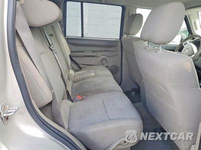 Zdjęcie 11 z 13 samochodu: 2008 JEEP COMMANDER SPORT VIN:1J8HG48K88C215463 - miniatura