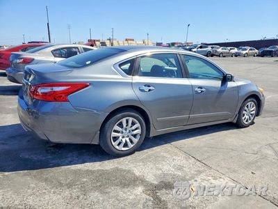 Trzecie zdjęcie samochodu z tyłu: 2016 NISSAN ALTIMA 2.5 S VIN:1N4AL3AP7GC163204 - miniatura