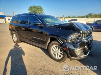 Czwarte zdjęcie samochodu z boku: 2023 JEEP GRAND CHEROKEE L LAREDO VIN:1C4RJKAG2P8806168 - miniatura