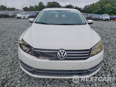 Piąte zdjęcie samochodu w środku: 2013 VOLKSWAGEN PASSAT SE VIN:1VWBH7A33DC066059 - miniatura