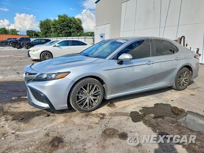2024 TOYOTA CAMRY SE 4T1G11AK0RU202162 - główne zdjęcie licytacji z USA - miniatura