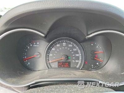 Zdjęcie 9 z 13 samochodu: 2015 KIA SORENTO LX VIN:5XYKTDA78FG606023 - miniatura