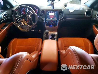 Zdjęcie 8 z 12 samochodu: 2017 JEEP GRAND CHEROKEE SRT-8 VIN:1C4RJFDJ9HC696068 - miniatura