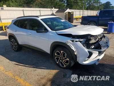 Czwarte zdjęcie samochodu z boku: 2024 CHEVROLET TRAX 2RS VIN:KL77LJE26RC187436 - miniatura
