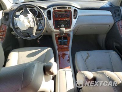 Zdjęcie 8 z 14 samochodu: 2005 TOYOTA HIGHLANDER LIMITED VIN:JTEDP21AX50084377 - miniatura