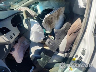 Zdjęcie 7 z 13 samochodu: 2013 TOYOTA SIENNA VIN:5TDKK3DC6DS324209 - miniatura