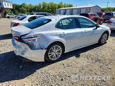 Trzecie zdjęcie samochodu z tyłu: 2018 TOYOTA CAMRY HYBRID XLE VIN:4T1B21HKXJU003668 - miniatura