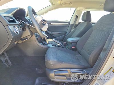 Zdjęcie 7 z 13 samochodu: 2016 VOLKSWAGEN PASSAT S VIN:1VWAT7A35GC055403 - miniatura