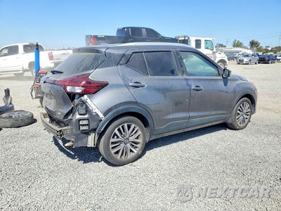 Trzecie zdjęcie samochodu z tyłu: 2021 NISSAN KICKS SV VIN:3N1CP5CV5ML484675 - miniatura