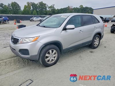 2011 KIA SORENTO LX 5XYKT3A17BG019229 - główne zdjęcie licytacji z USA - miniatura