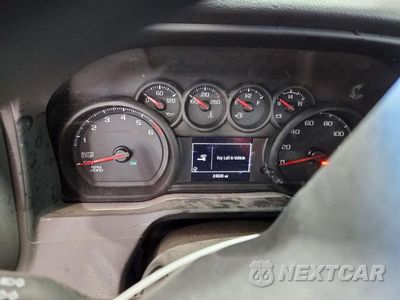 Zdjęcie 9 z 13 samochodu: 2025 CHEVROLET SILVERADO K1500 VIN:3GCNKAEDXSG378472 - miniatura