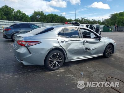 Trzecie zdjęcie samochodu z tyłu: 2018 TOYOTA CAMRY SE VIN:4T1B11HK6JU023161 - miniatura