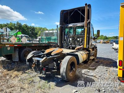 Trzecie zdjęcie samochodu z tyłu: 2017 FREIGHTLINER CASCADIA 113 SEMI TRUCK VIN:1FUBGBDV0HLHH2540 - miniatura