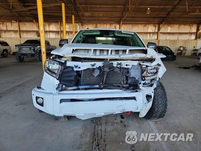Piąte zdjęcie samochodu w środku: 2019 TOYOTA TUNDRA PLATINUM VIN:5TFGY5F1XKX247041 - miniatura