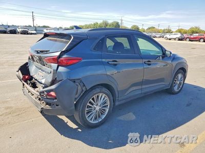 Trzecie zdjęcie samochodu z tyłu: 2020 HYUNDAI KONA SEL PLUS VIN:KM8K62AA0LU520069 - miniatura