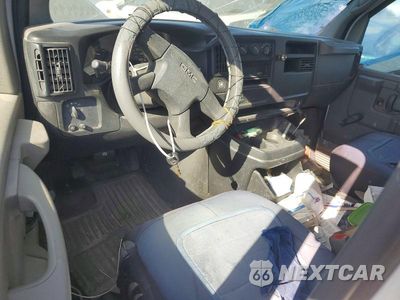 Zdjęcie 8 z 13 samochodu: 2004 GMC SAVANA G2500 VIN:1GTGG25V741124972 - miniatura