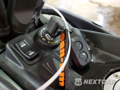 Zdjęcie 8 z 10 samochodu: 2025 CAN-AM CANYON REDROCK VIN:2BXBMDD28SV000067 - miniatura