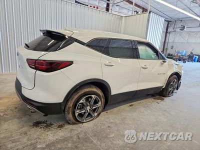 Trzecie zdjęcie samochodu z tyłu: 2026 CHEVROLET BLAZER 2LT VIN:3GNKBCR48TS152588 - miniatura