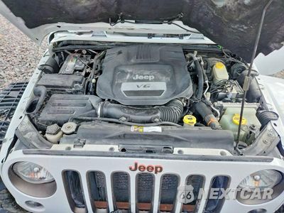 Zdjęcie 11 z 12 samochodu: 2016 JEEP WRANGLER UNLIMITED SAHARA VIN:1C4BJWEG2GL245129 - miniatura