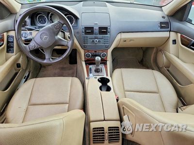 Zdjęcie 8 z 12 samochodu: 2010 MERCEDES-BENZ C 300 4MATIC VIN:WDDGF8BBXAR128131 - miniatura