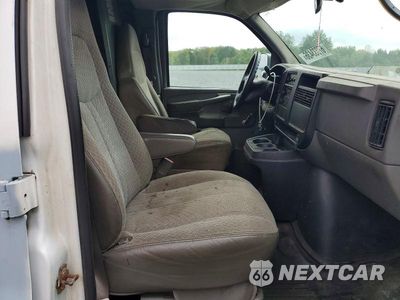 Zdjęcie 11 z 13 samochodu: 2004 GMC SAVANA DELIVERY VAN VIN:1GTGG29V441241256 - miniatura