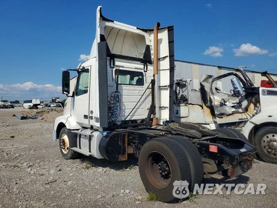 Trzecie zdjęcie samochodu z tyłu: 2016 VOLVO VNL SEMI TRUCK VIN:4V4N39TGXGN965623 - miniatura