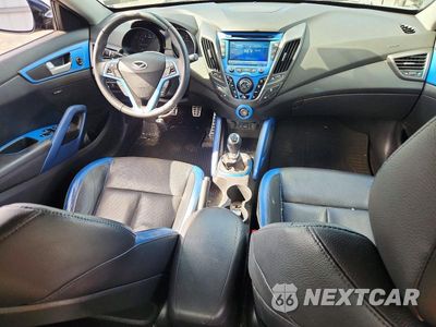Zdjęcie 8 z 12 samochodu: 2013 HYUNDAI VELOSTER TURBO VIN:KMHTC6AE8DU125467 - miniatura