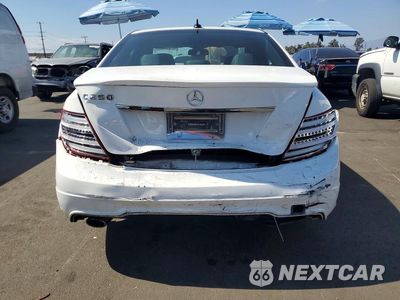 Zdjęcie 6 z 12 samochodu: 2014 MERCEDES-BENZ C 250 VIN:WDDGF4HB3EA963573 - miniatura