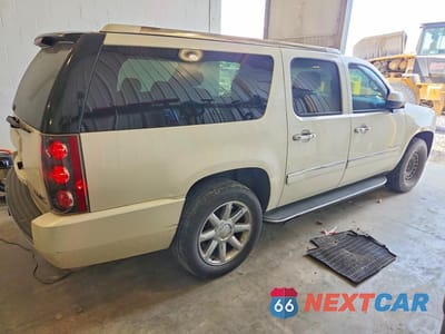 Trzecie zdjęcie samochodu z tyłu: 2010 GMC YUKON XL DENALI VIN:1GKUKMEF2AR223819 - miniatura