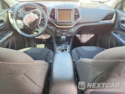 Zdjęcie 8 z 14 samochodu: 2017 JEEP CHEROKEE LATITUDE VIN:1C4PJLCS0HW548356 - miniatura