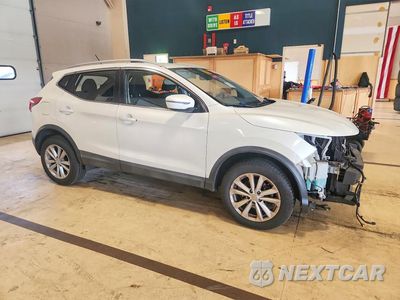 Czwarte zdjęcie samochodu z boku: 2017 NISSAN ROGUE SPORT SV VIN:JN1BJ1CR3HW136432 - miniatura