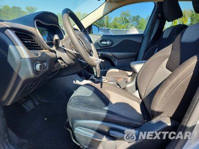 Zdjęcie 7 z 13 samochodu: 2017 JEEP CHEROKEE SPORT VIN:1C4PJLAS1HW507785 - miniatura