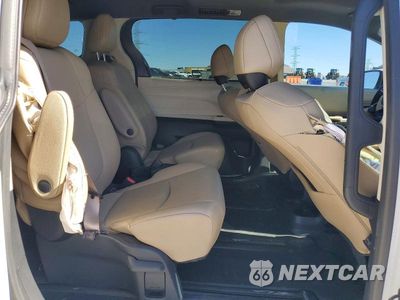 Zdjęcie 10 z 13 samochodu: 2021 TOYOTA SIENNA XLE VIN:5TDJRKEC7MS053564 - miniatura