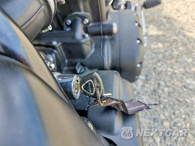 Zdjęcie 8 z 9 samochodu: 2014 TRIUMPH MOTORCYCLE THUNDERBIRD STORM ABS VIN:SMTB03WF1EJ606223 - miniatura